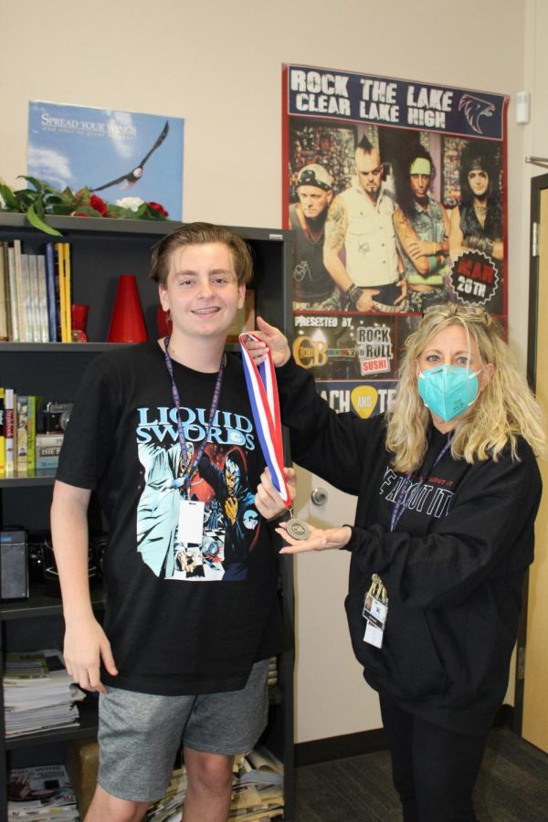 Tyson Gagliano recieves second place in district UIL for feature writing 